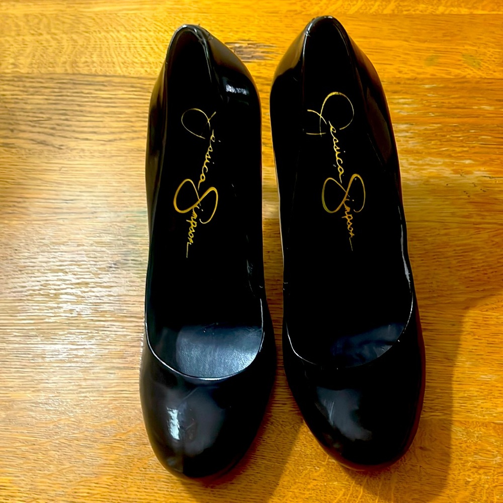 Jessica Simpson patent leather heels, black, round toe